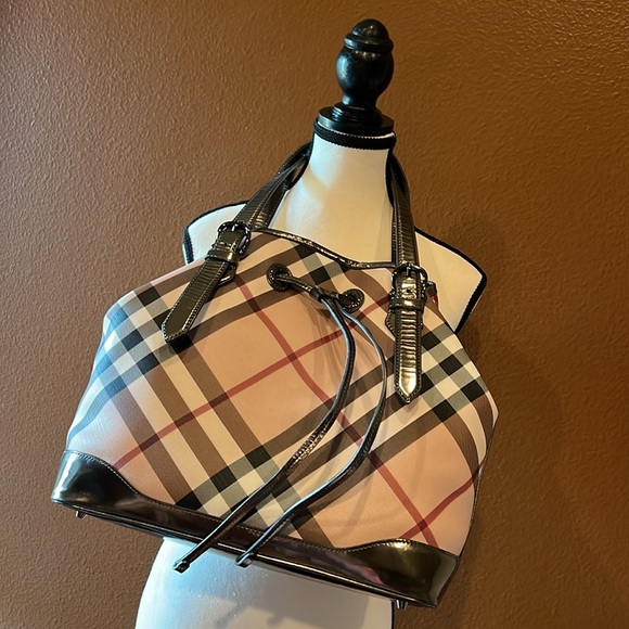 BURBERRY
Supernova Check Drawstring Tote Pewter leather trim - Picture 14 of 14